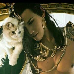 Meet your Posher, Tomi